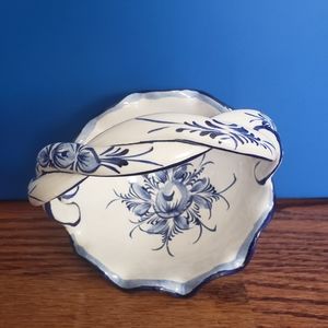 Vintage Beautiful Hand Painted Ceramic BasketColorful  Blue & White Floral 6"